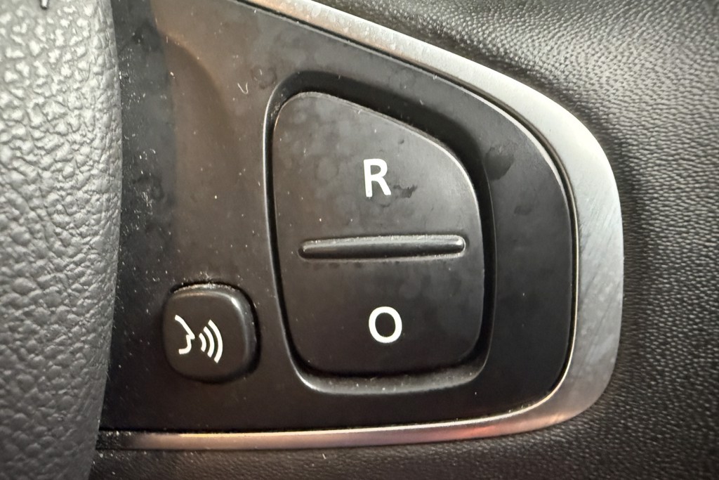 Renault Captur Iconic Manual Petrol SUV - Stock Number (1554314) - 5th supplementary image