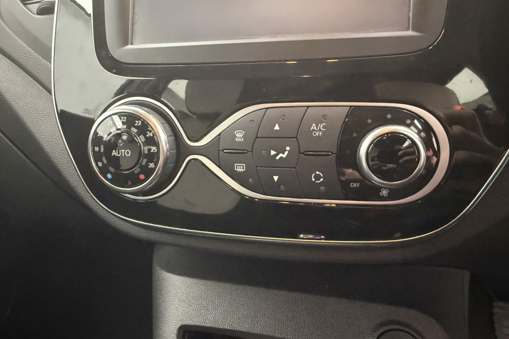 Renault Captur Iconic Manual Petrol SUV - Stock Number (1554314) - 10th supplementary image