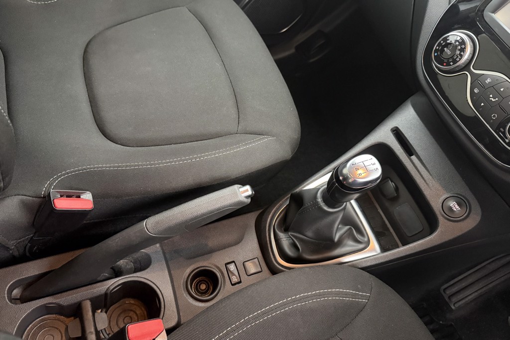Renault Captur Iconic Manual Petrol SUV - Stock Number (1554314) - 14th supplementary image