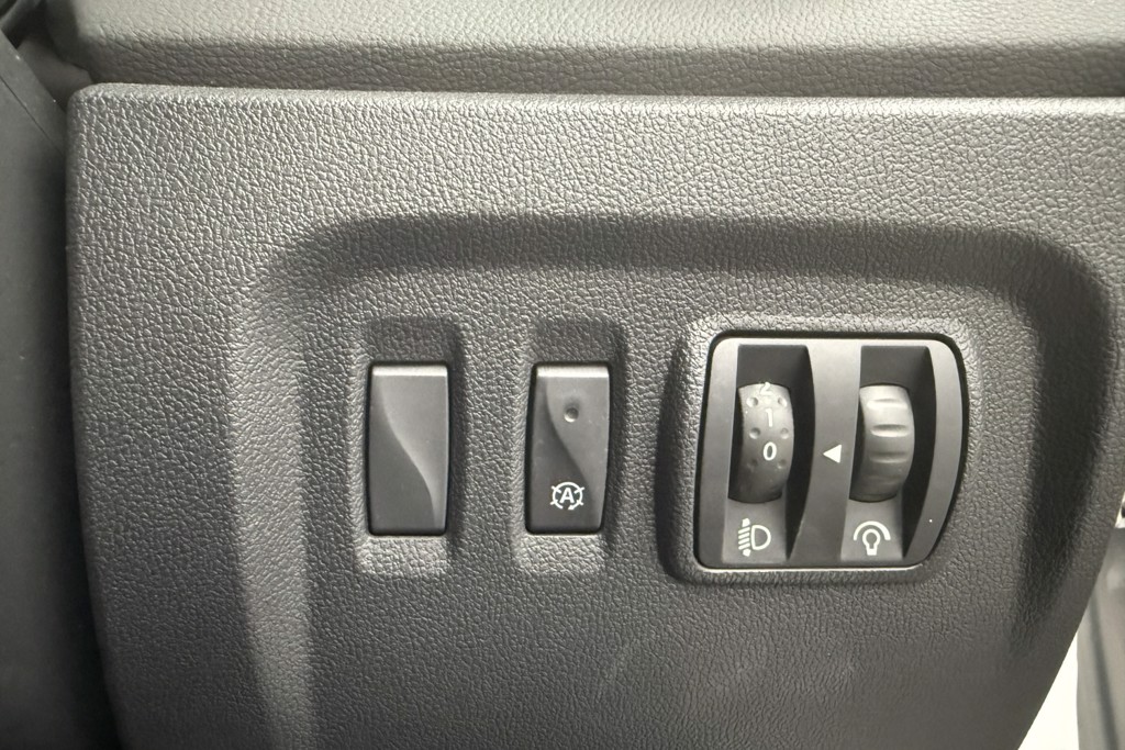Renault Captur Iconic Manual Petrol SUV - Stock Number (1554314) - 15th supplementary image