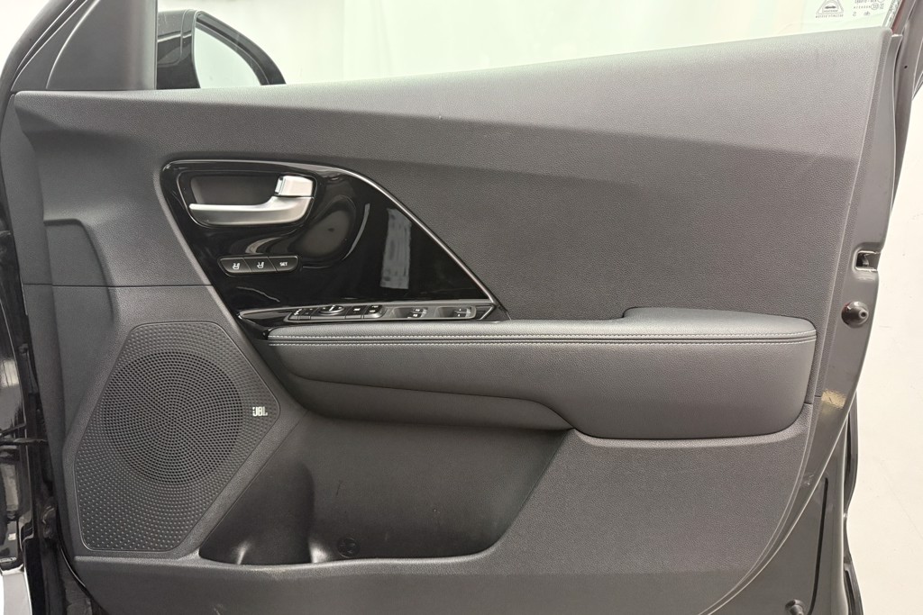KIA E-Niro 4-Plus Automatic Electric SUV - Stock Number (1554402) - 17th supplementary image