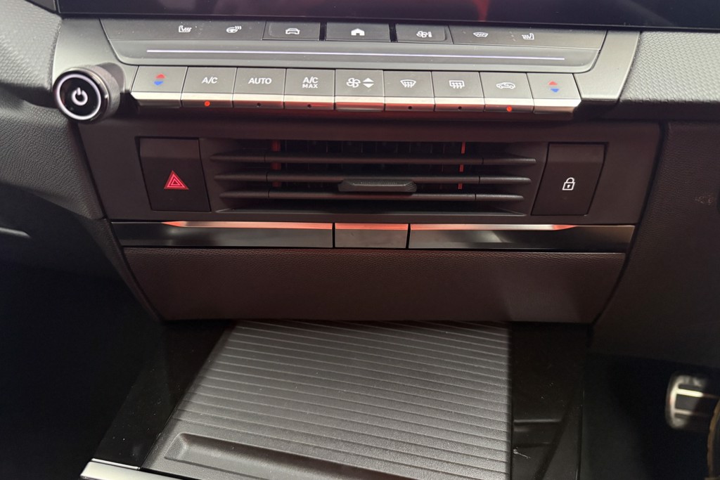 Vauxhall Astra Ultimate Automatic Electric Estate - Stock Number (1555497) - 11th supplementary image