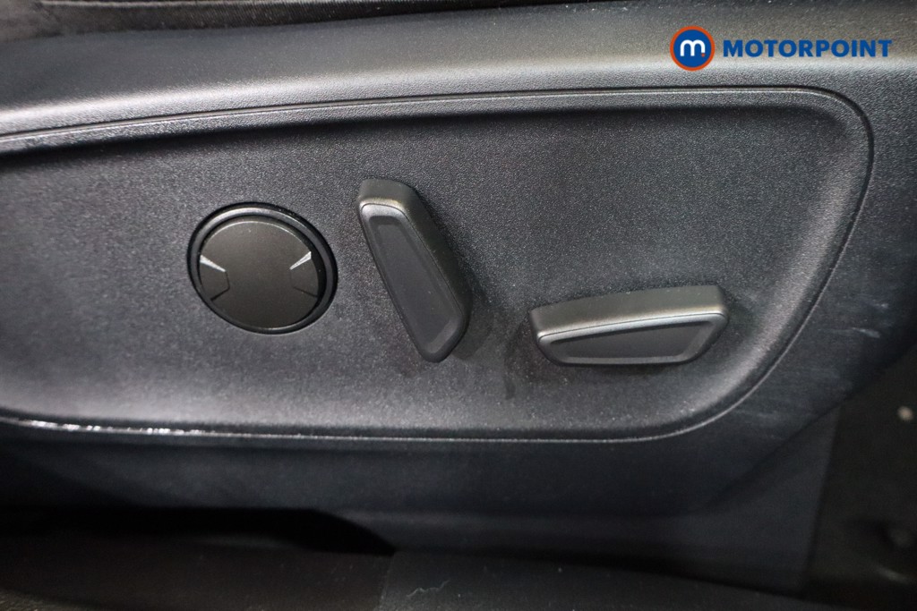 Ford Kuga St-Line Edition Manual Petrol SUV - Stock Number (1555751) - 15th supplementary image