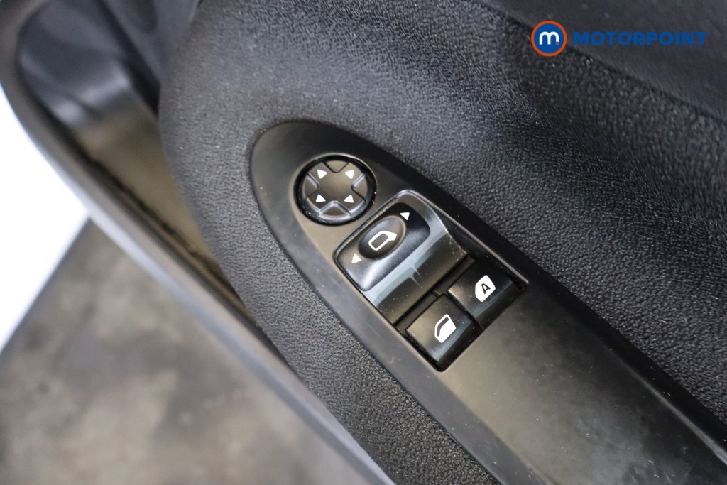 DS Ds 3 Connected Chic Manual Petrol Hatchback - Stock Number (1555770) - 11th supplementary image