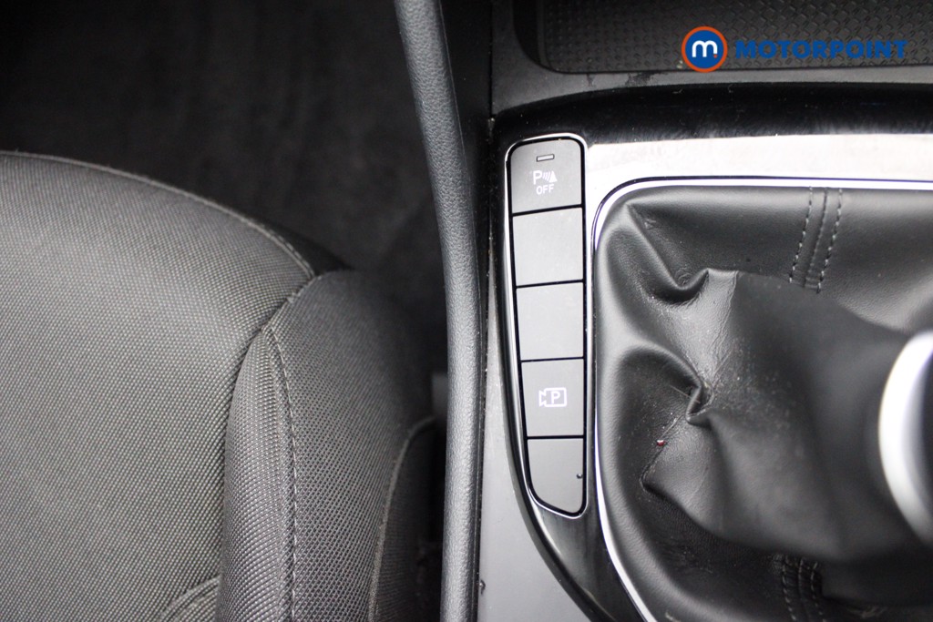 Hyundai Tucson Se Connect Manual Petrol SUV - Stock Number (1556322) - 13th supplementary image