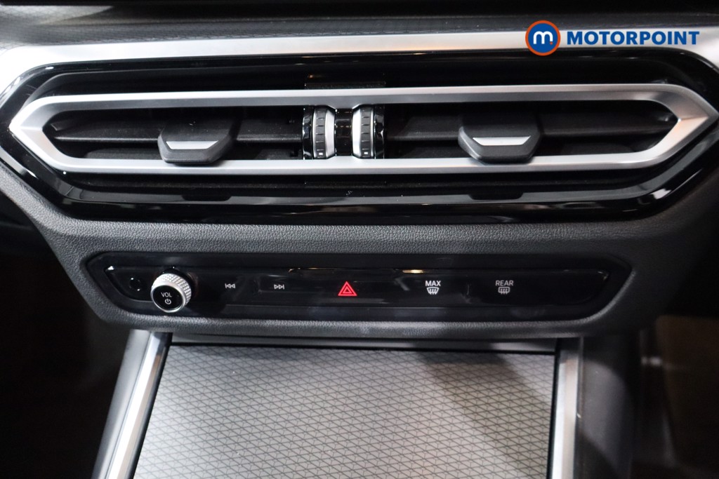 BMW 3 Series M Sport Automatic Petrol Plug-In Hybrid Estate - Stock Number (1556400) - 16th supplementary image