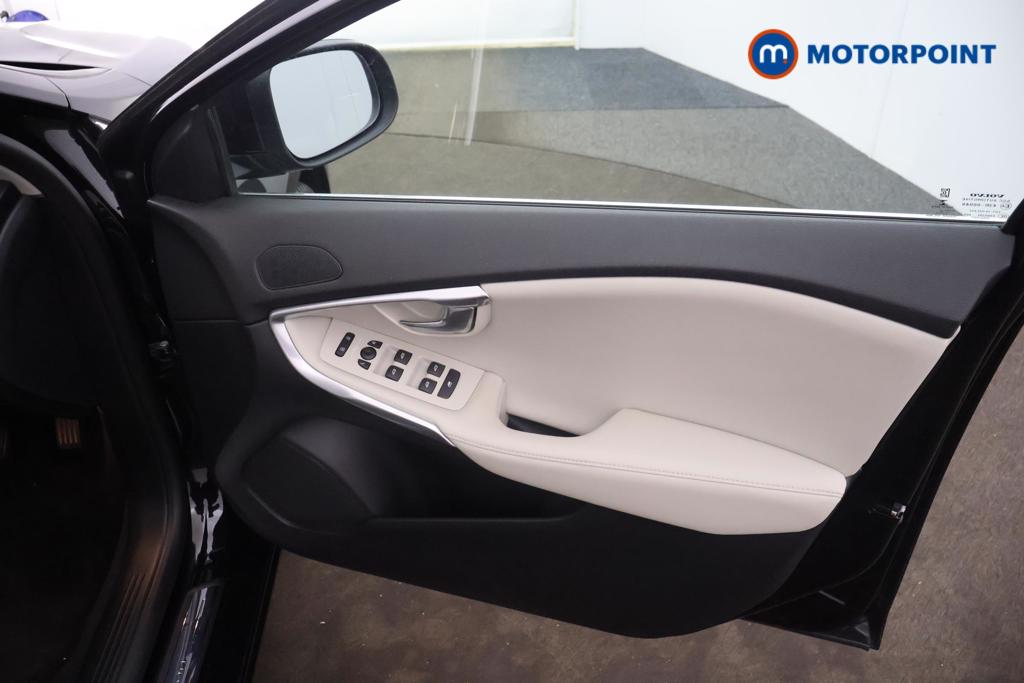 Volvo V40 Inscription Edition Automatic Petrol Hatchback - Stock Number (1556616) - 8th supplementary image