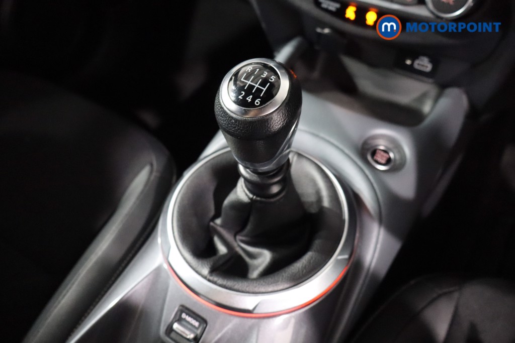 Nissan Juke Tekna Manual Petrol SUV - Stock Number (1556750) - 14th supplementary image