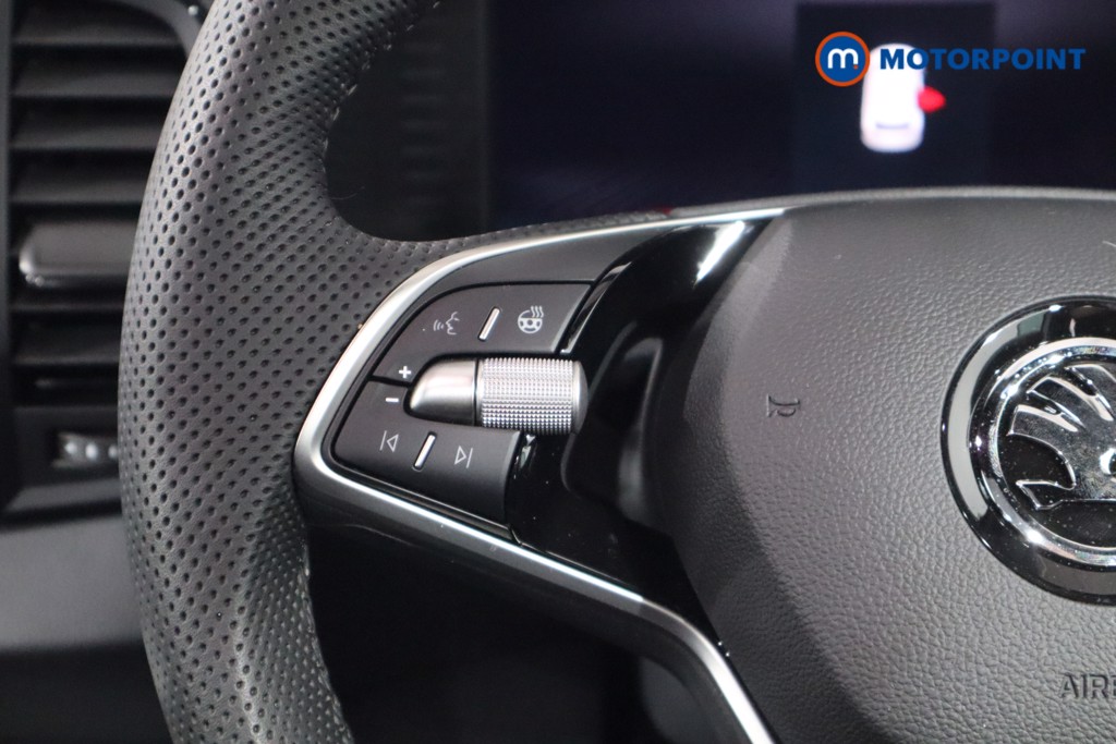 Skoda Karoq Sportline Manual Petrol SUV - Stock Number (1556850) - 7th supplementary image