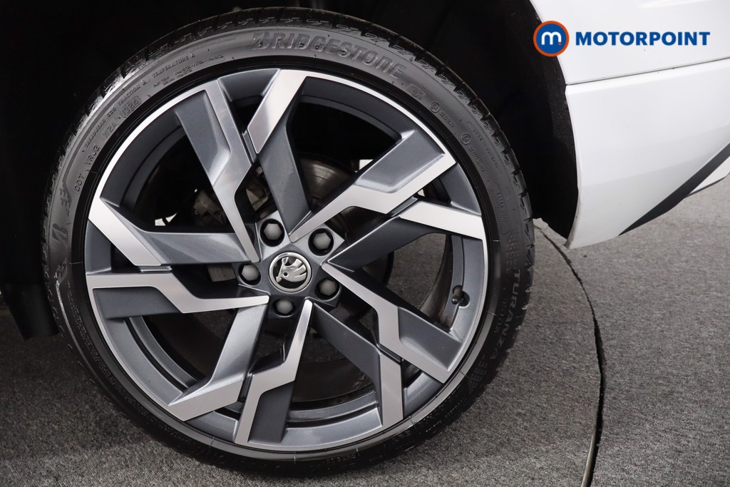 Skoda Karoq Sportline Manual Petrol SUV - Stock Number (1556850) - 12th supplementary image