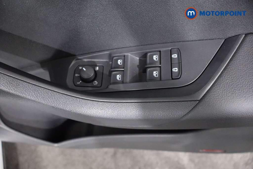 Skoda Karoq Sportline Manual Petrol SUV - Stock Number (1556850) - 19th supplementary image