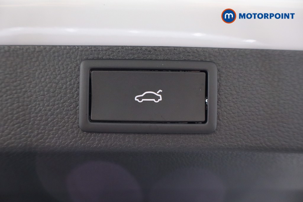 Skoda Karoq Sportline Manual Petrol SUV - Stock Number (1556850) - 33rd supplementary image