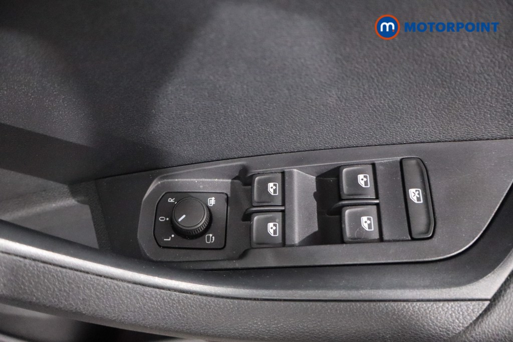 Skoda Karoq Sportline Manual Petrol SUV - Stock Number (1556857) - 18th supplementary image