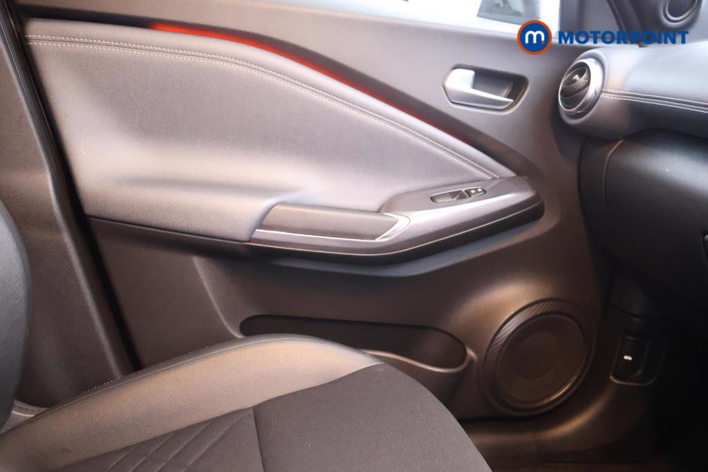 Nissan Juke Tekna Automatic Petrol SUV - Stock Number (1556960) - 7th supplementary image