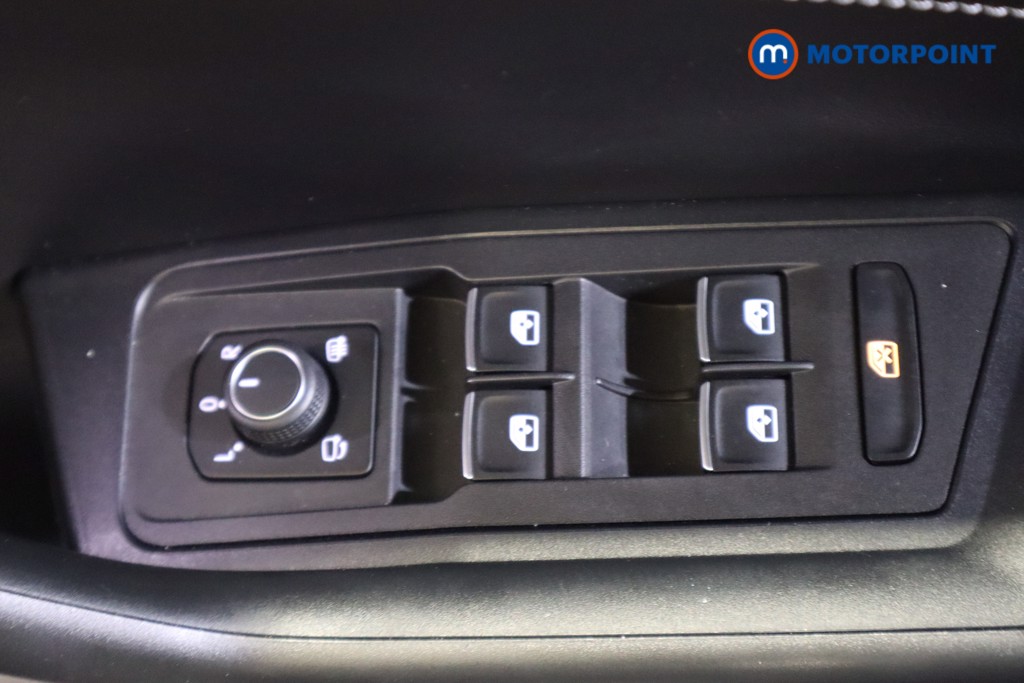 Volkswagen T-Roc R-Line Automatic Petrol SUV - Stock Number (1557466) - 13th supplementary image
