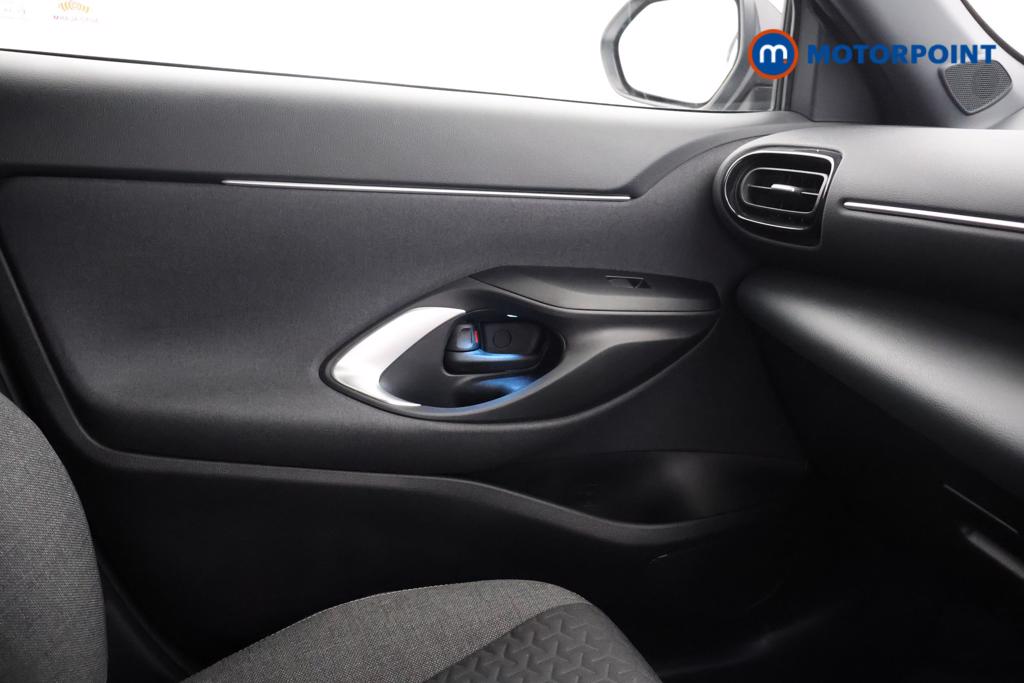 Toyota Yaris Cross Design Automatic Petrol-Electric Hybrid Estate - Stock Number (1558128) - 6th supplementary image
