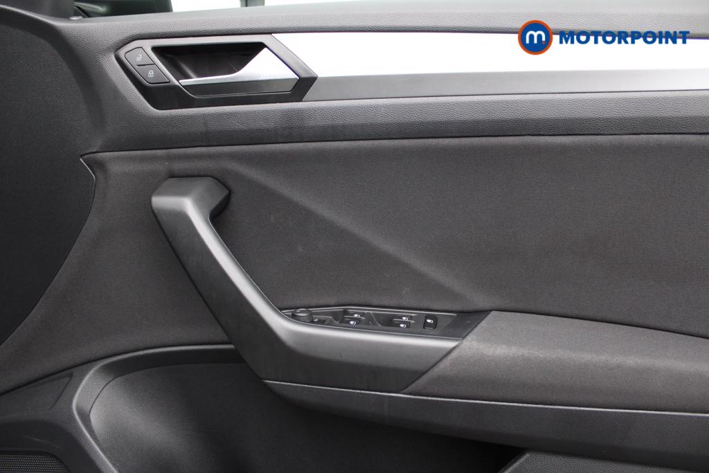 Volkswagen T-Roc Life Automatic Petrol SUV - Stock Number (1558155) - 17th supplementary image