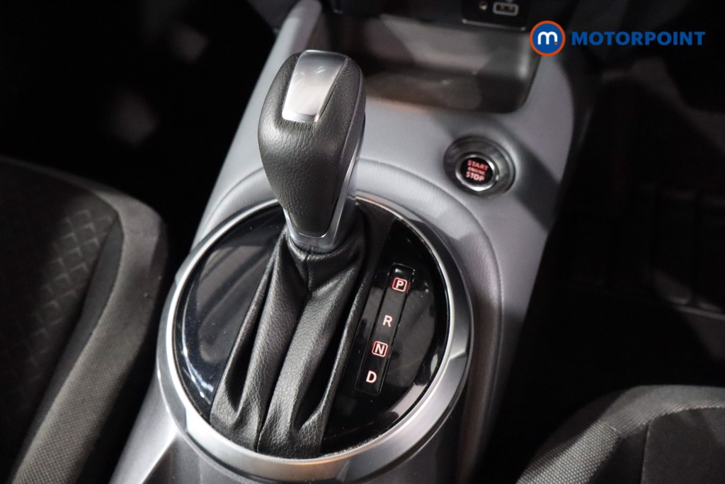 Nissan Juke N-Connecta Automatic Petrol SUV - Stock Number (1558157) - 14th supplementary image