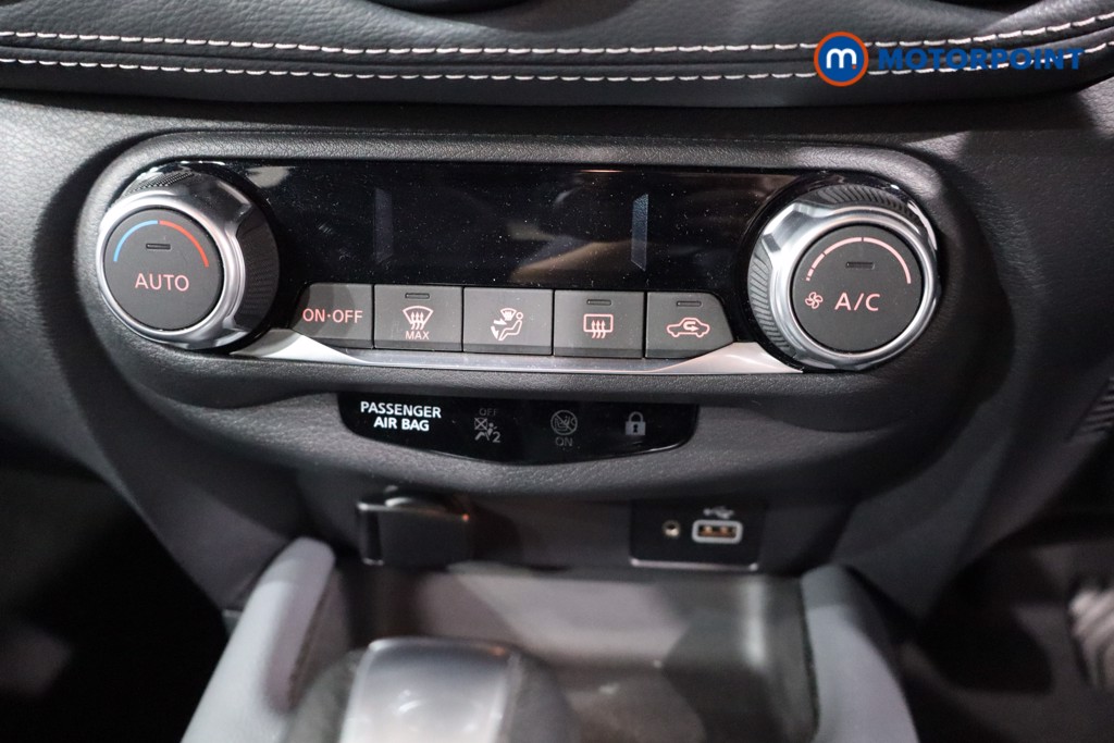 Nissan Juke N-Connecta Automatic Petrol SUV - Stock Number (1558157) - 15th supplementary image