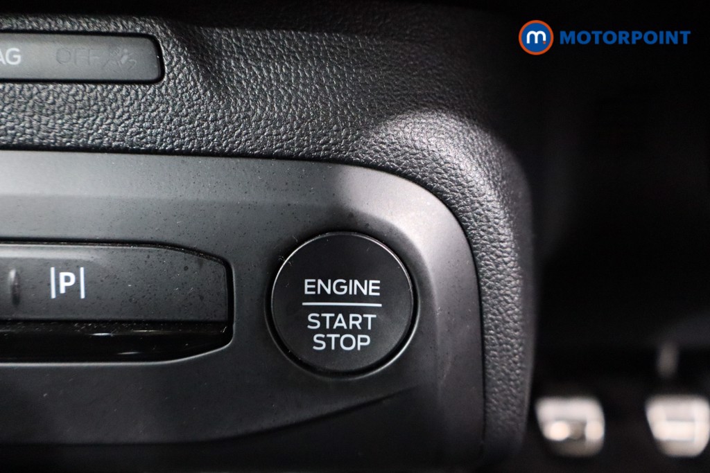 Ford Focus St-Line Vignale Manual Petrol-Electric Hybrid Hatchback - Stock Number (1558911) - 13th supplementary image
