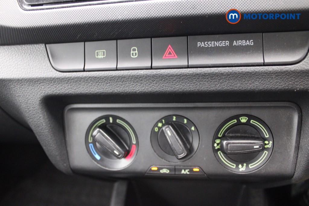 Skoda Fabia Colour Edition Manual Petrol Hatchback - Stock Number (1550899) - 9th supplementary image