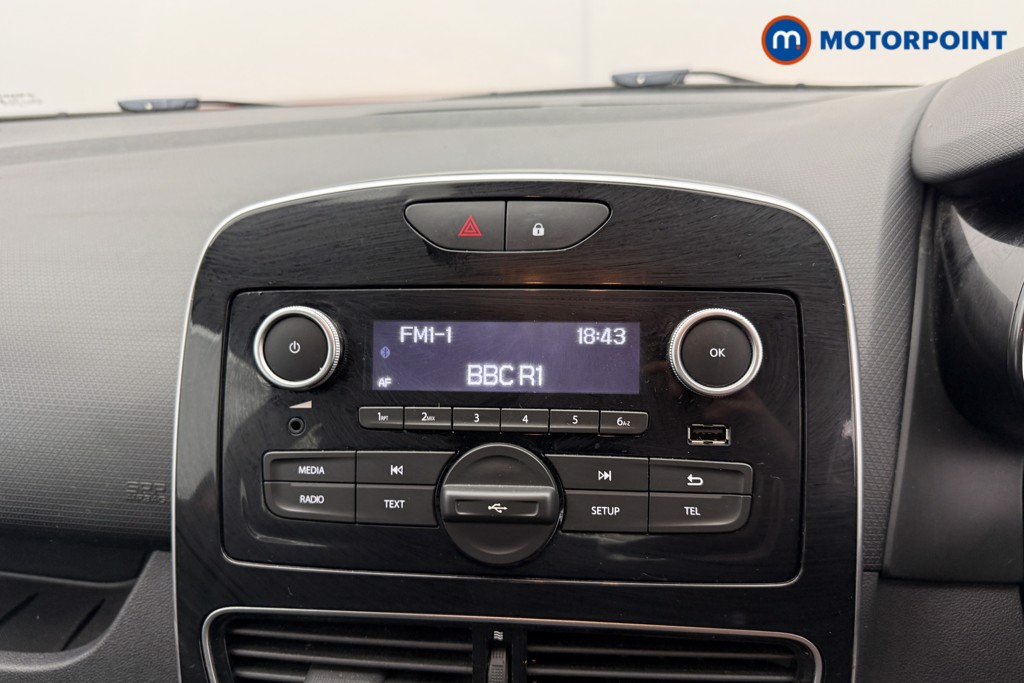 Renault Clio Play Manual Petrol Hatchback - Stock Number (1551882) - 5th supplementary image