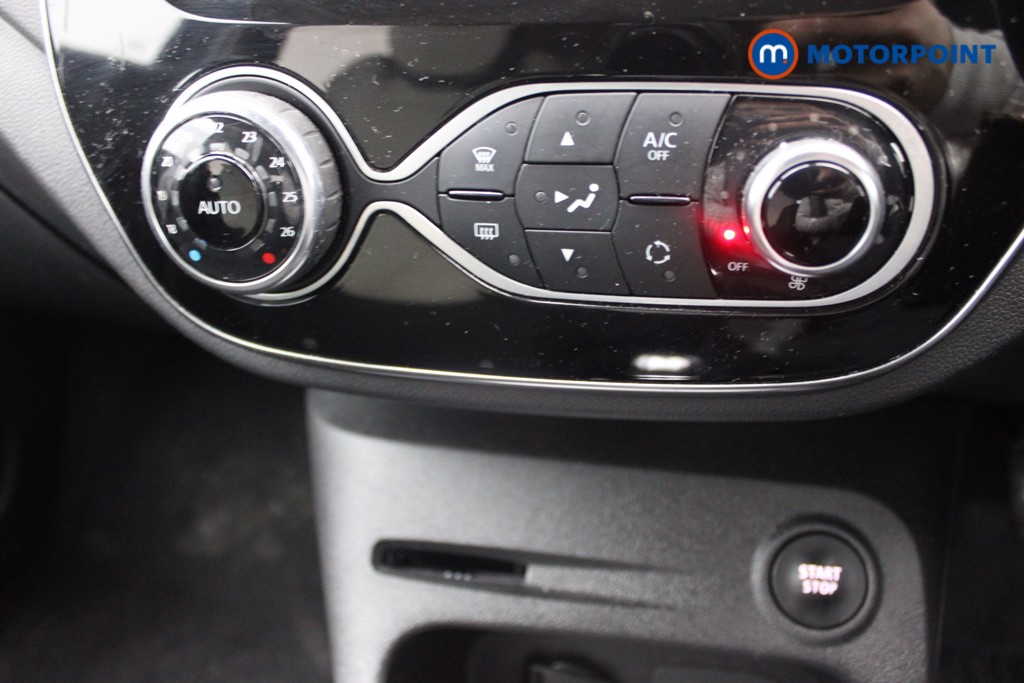Renault Captur Iconic Manual Petrol SUV - Stock Number (1552533) - 8th supplementary image