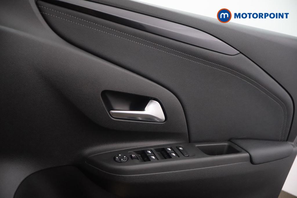 Vauxhall Corsa Elite Nav Premium Manual Petrol Hatchback - Stock Number (1553930) - 5th supplementary image