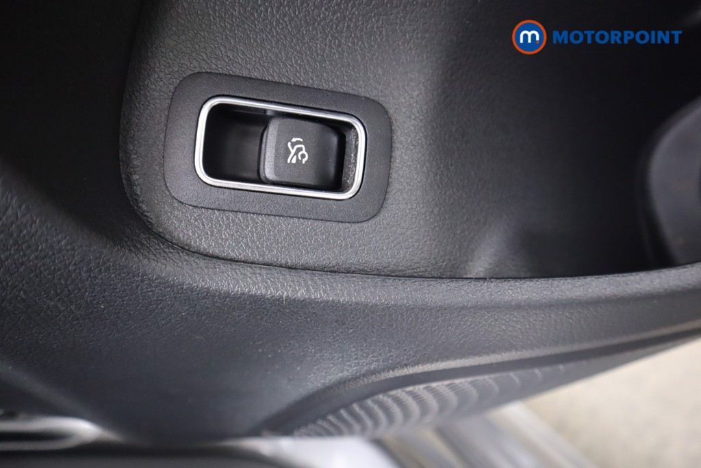 Mercedes-Benz A Class Amg Line Automatic Diesel Saloon - Stock Number (1554000) - 5th supplementary image
