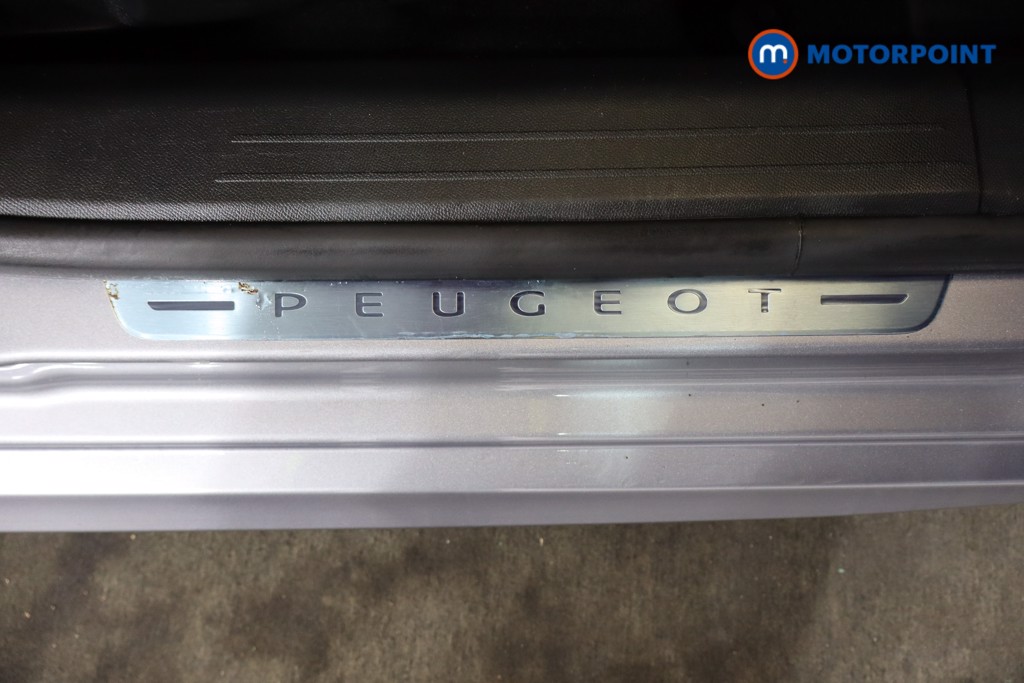 Peugeot 208 Gt Line Automatic Electric Hatchback - Stock Number (1554913) - 17th supplementary image