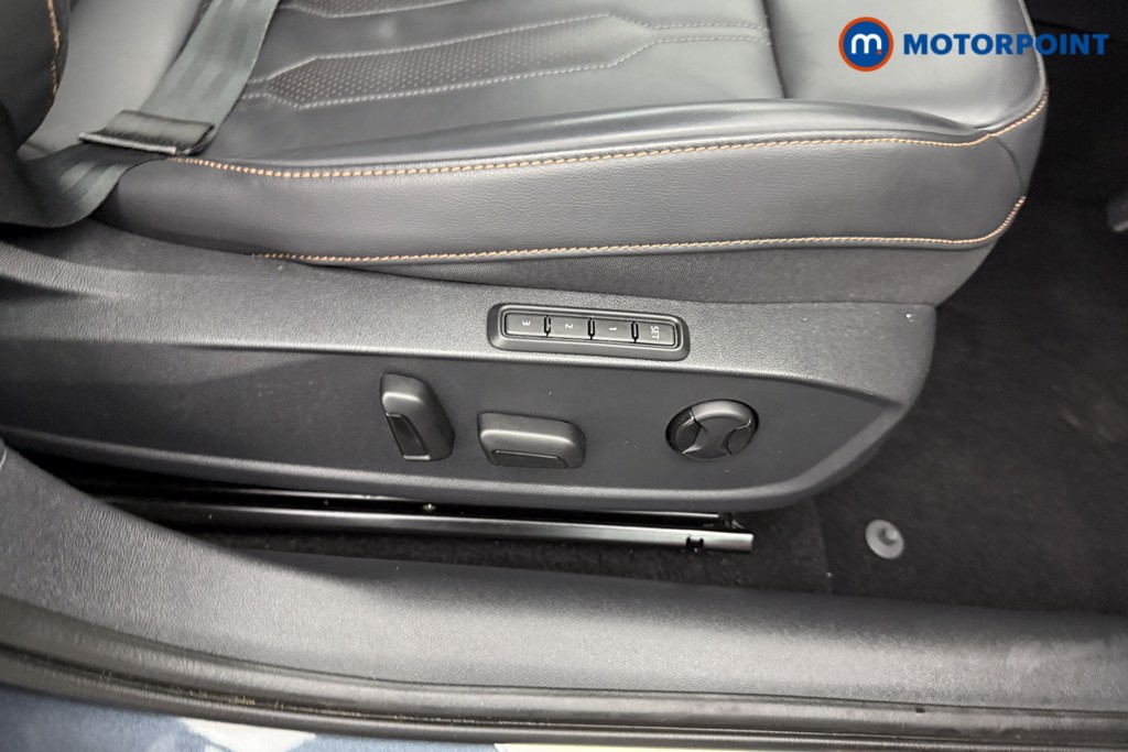 Cupra Formentor V2 Automatic Petrol Plug-In Hybrid SUV - Stock Number (1555752) - 18th supplementary image