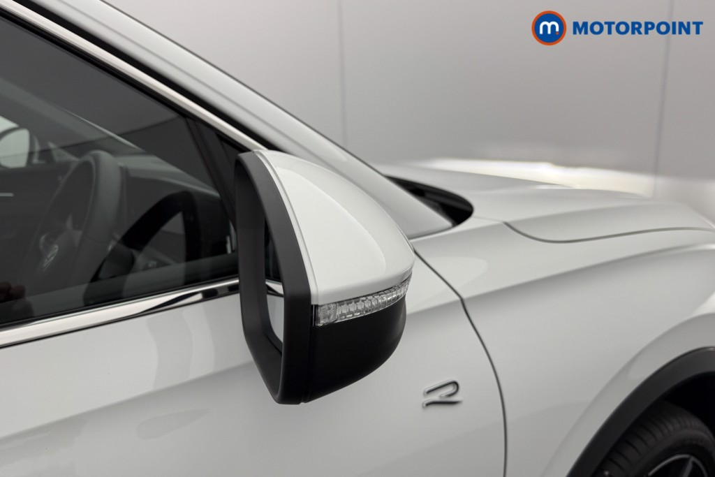 Volkswagen Tiguan R-Line Automatic Petrol Plug-In Hybrid SUV - Stock Number (1556007) - 17th supplementary image
