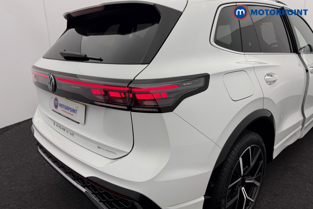 Volkswagen Tiguan R-Line Automatic Petrol Plug-In Hybrid SUV - Stock Number (1556007) - 26th supplementary image