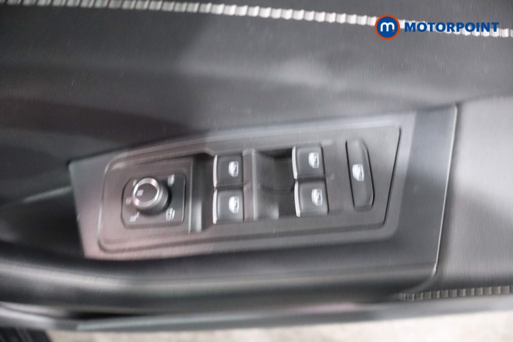 Volkswagen T-Roc R-Line Automatic Petrol SUV - Stock Number (1556492) - 17th supplementary image
