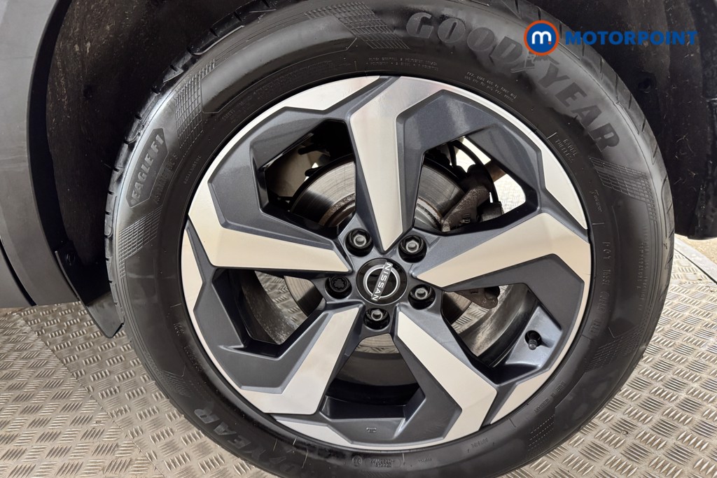 Nissan Qashqai N-Connecta Automatic Petrol SUV - Stock Number (1556752) - 23rd supplementary image