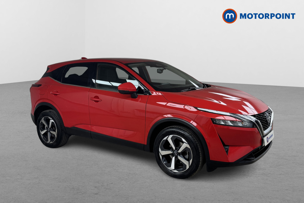 Nissan Qashqai N-Connecta Automatic Petrol SUV - Stock Number (1556752) - Drivers side front corner