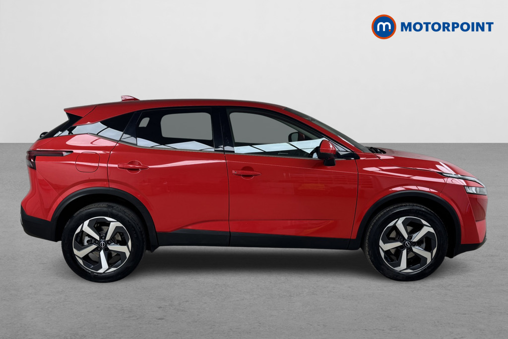 Nissan Qashqai N-Connecta Automatic Petrol SUV - Stock Number (1556752) - Drivers side