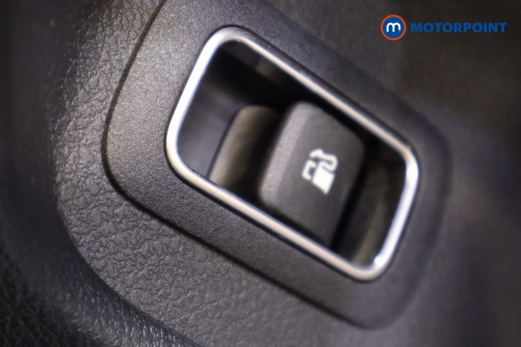 Mercedes-Benz A Class Amg Line Premium Plus Edition Automatic Petrol Plug-In Hybrid Saloon - Stock Number (1556983) - 14th supplementary image