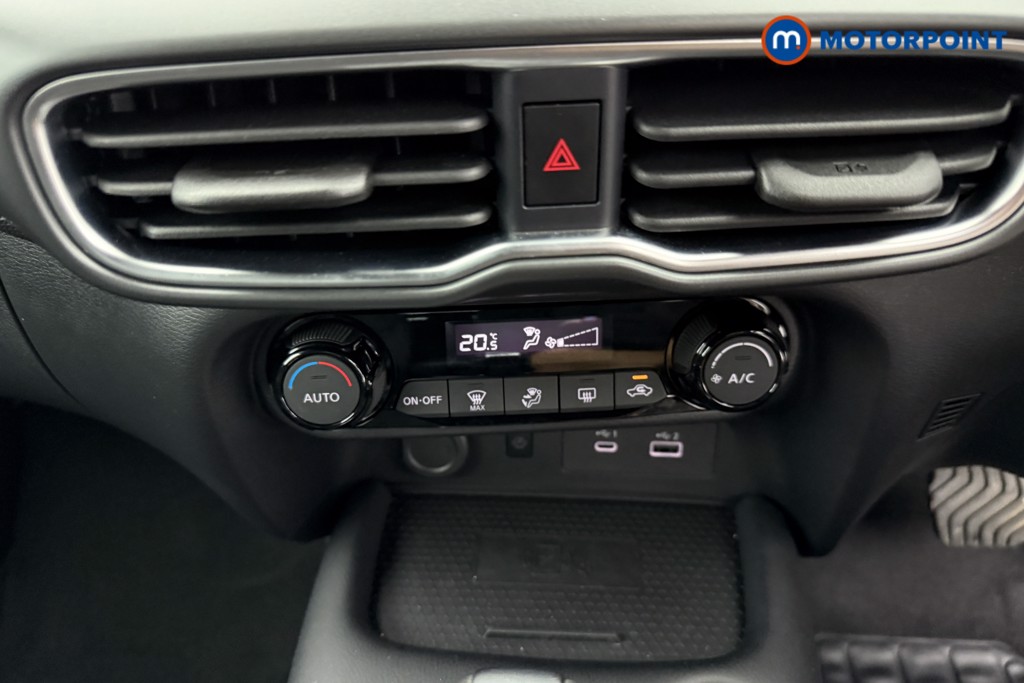 Nissan Juke N-Connecta Automatic Petrol SUV - Stock Number (1557347) - 11th supplementary image
