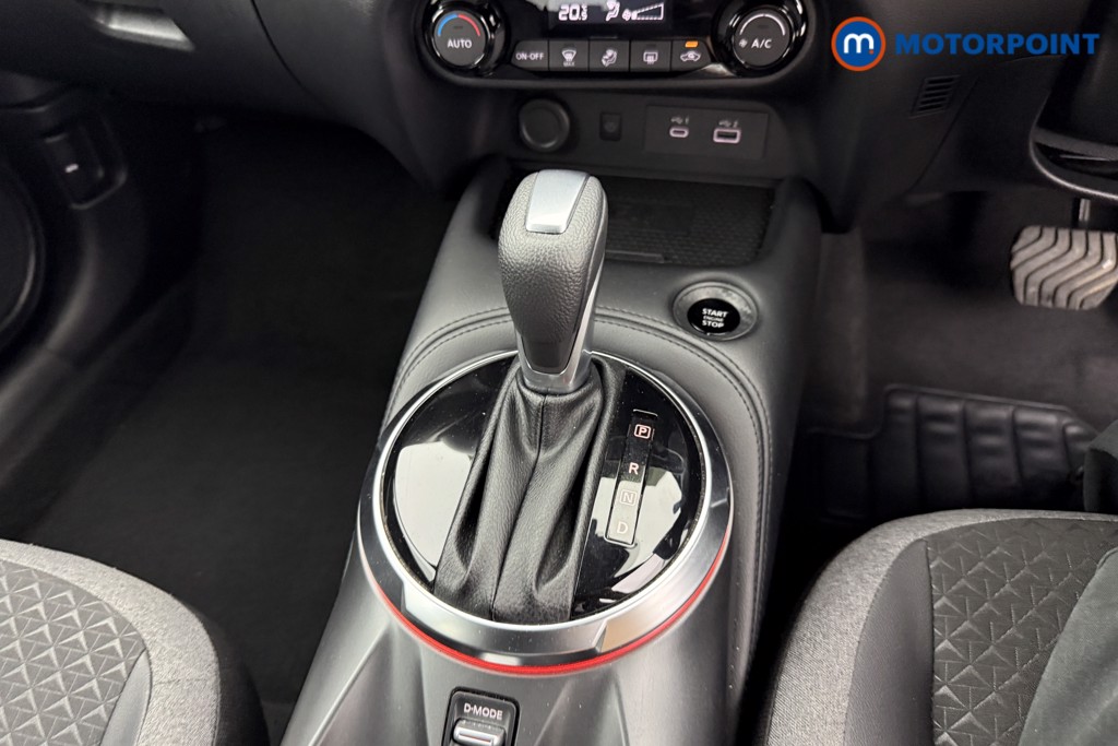 Nissan Juke N-Connecta Automatic Petrol SUV - Stock Number (1557347) - 12th supplementary image