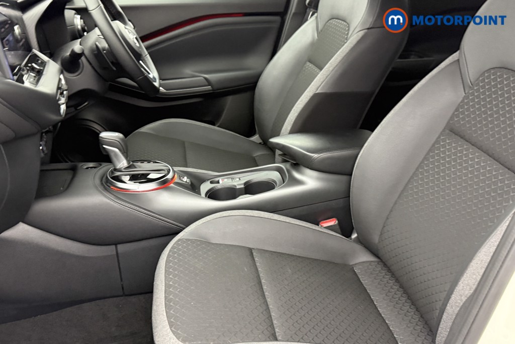 Nissan Juke N-Connecta Automatic Petrol SUV - Stock Number (1557347) - 22nd supplementary image