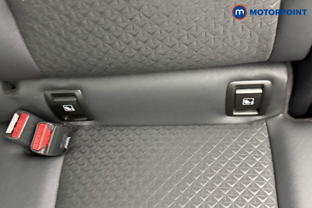 Nissan Juke N-Connecta Automatic Petrol SUV - Stock Number (1557347) - 24th supplementary image