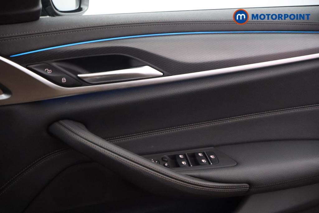 BMW 5 Series M Sport Automatic Petrol Plug-In Hybrid Estate - Stock Number (1557473) - 5th supplementary image