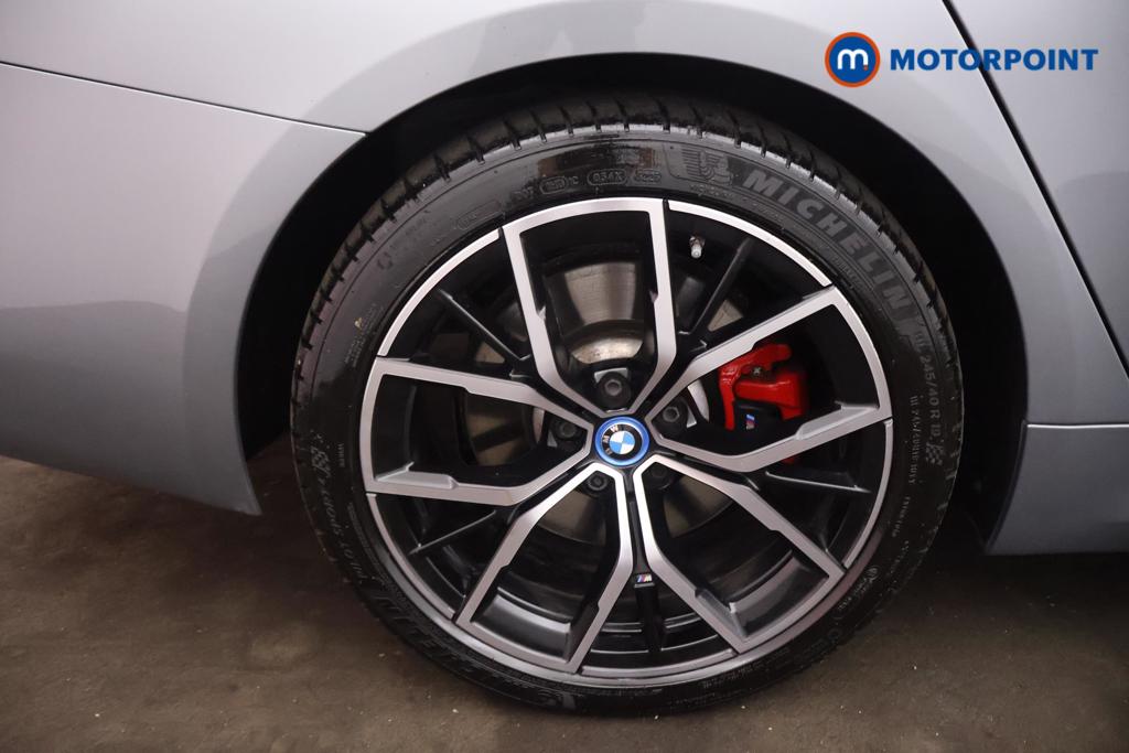 BMW 5 Series M Sport Automatic Petrol Plug-In Hybrid Estate - Stock Number (1557473) - 13th supplementary image