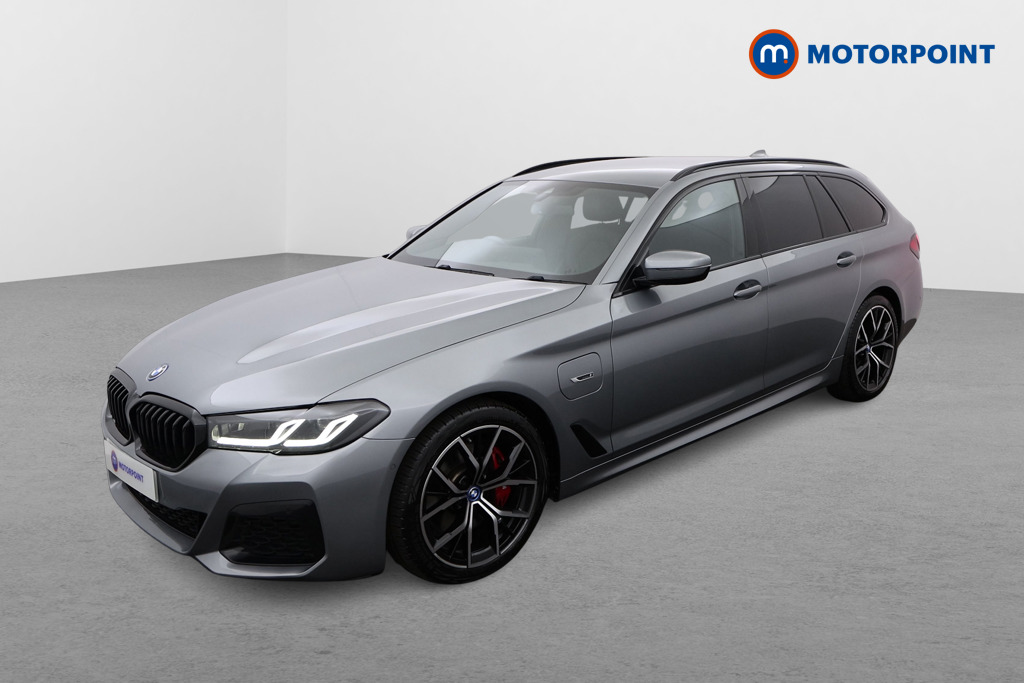 BMW 5 Series M Sport Automatic Petrol Plug-In Hybrid Estate - Stock Number (1557473) - Passenger side front corner