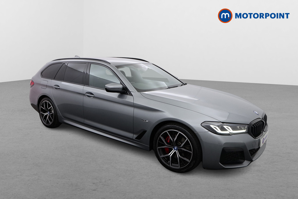 BMW 5 Series M Sport Automatic Petrol Plug-In Hybrid Estate - Stock Number (1557473) - Drivers side front corner
