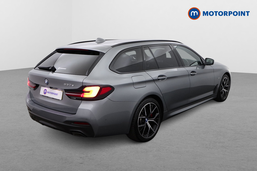 BMW 5 Series M Sport Automatic Petrol Plug-In Hybrid Estate - Stock Number (1557473) - Drivers side rear corner