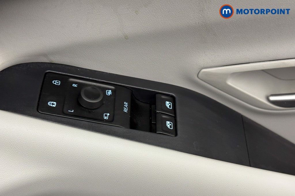 Ford Explorer Select Automatic Electric SUV - Stock Number (1557483) - 14th supplementary image