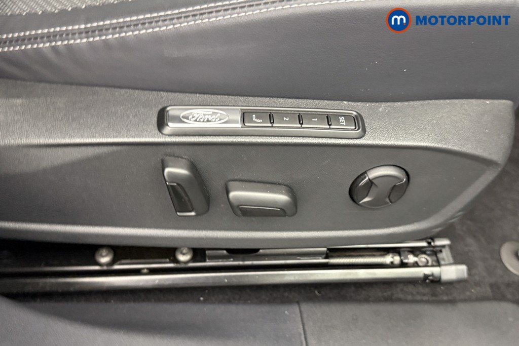 Ford Explorer Select Automatic Electric SUV - Stock Number (1557497) - 16th supplementary image
