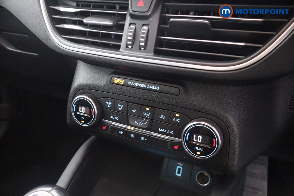 Ford Focus Titanium Manual Petrol Hatchback - Stock Number (1558411) - 9th supplementary image